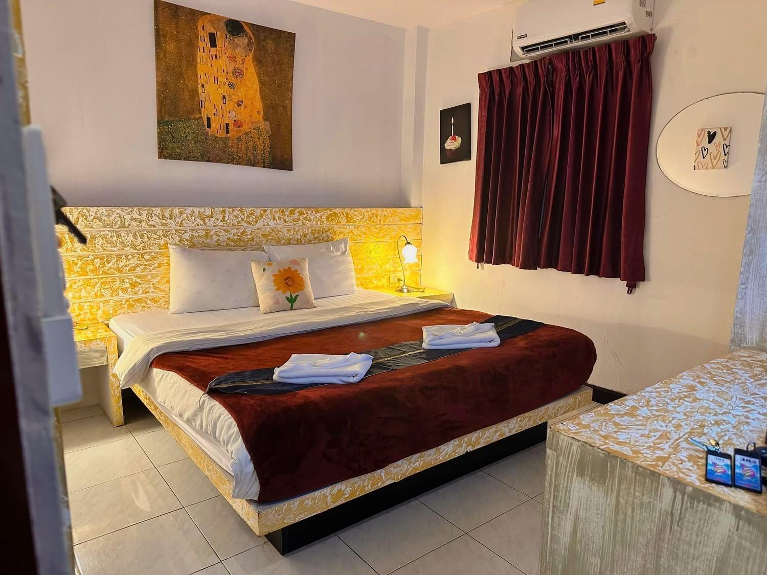 The Shades Hotel 50 Meter Beach Front Patong ภายนอก รูปภาพ