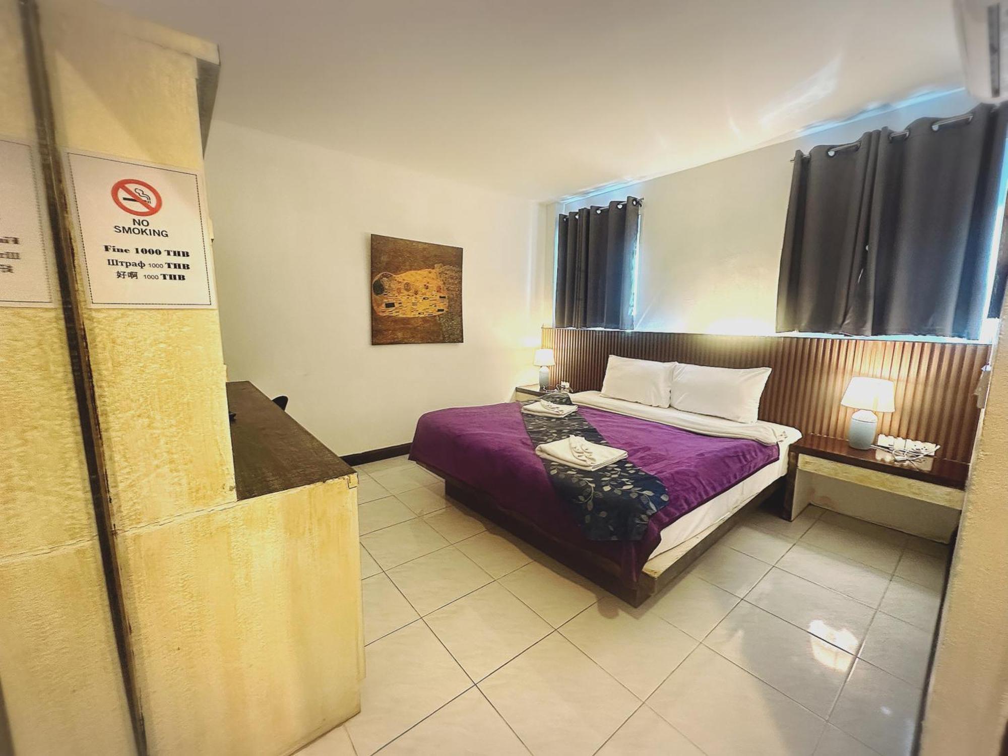 The Shades Hotel 50 Meter Beach Front Patong ภายนอก รูปภาพ