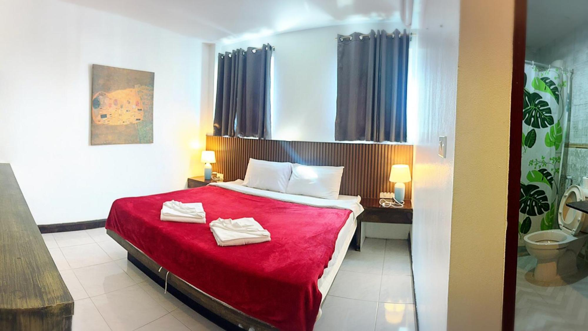 The Shades Hotel 50 Meter Beach Front Patong ภายนอก รูปภาพ
